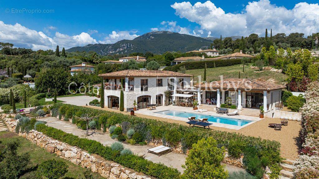 Maison à ROQUEFORT-LES-PINS