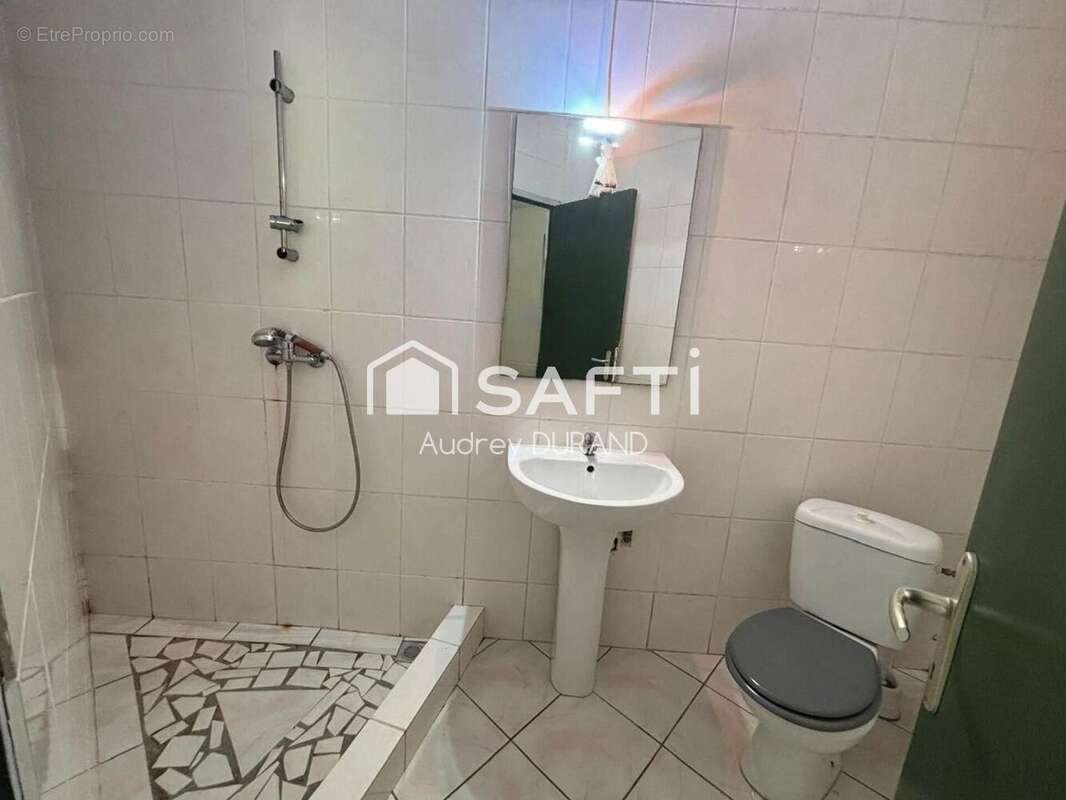 Photo 9 - Maison à REMIRE-MONTJOLY