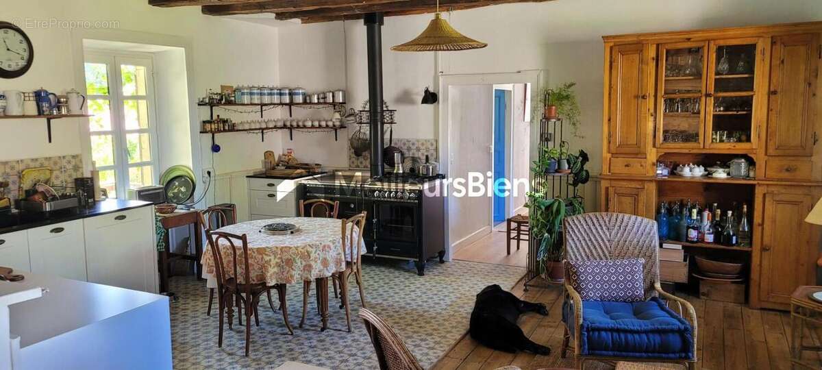 Maison du 19e avec granges , annexes, terrain de 9000 m2 - photo 5