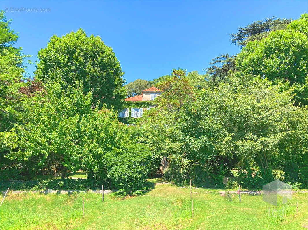 MONTELIMAR, maison 500 m2 avec dépendances - photo 5