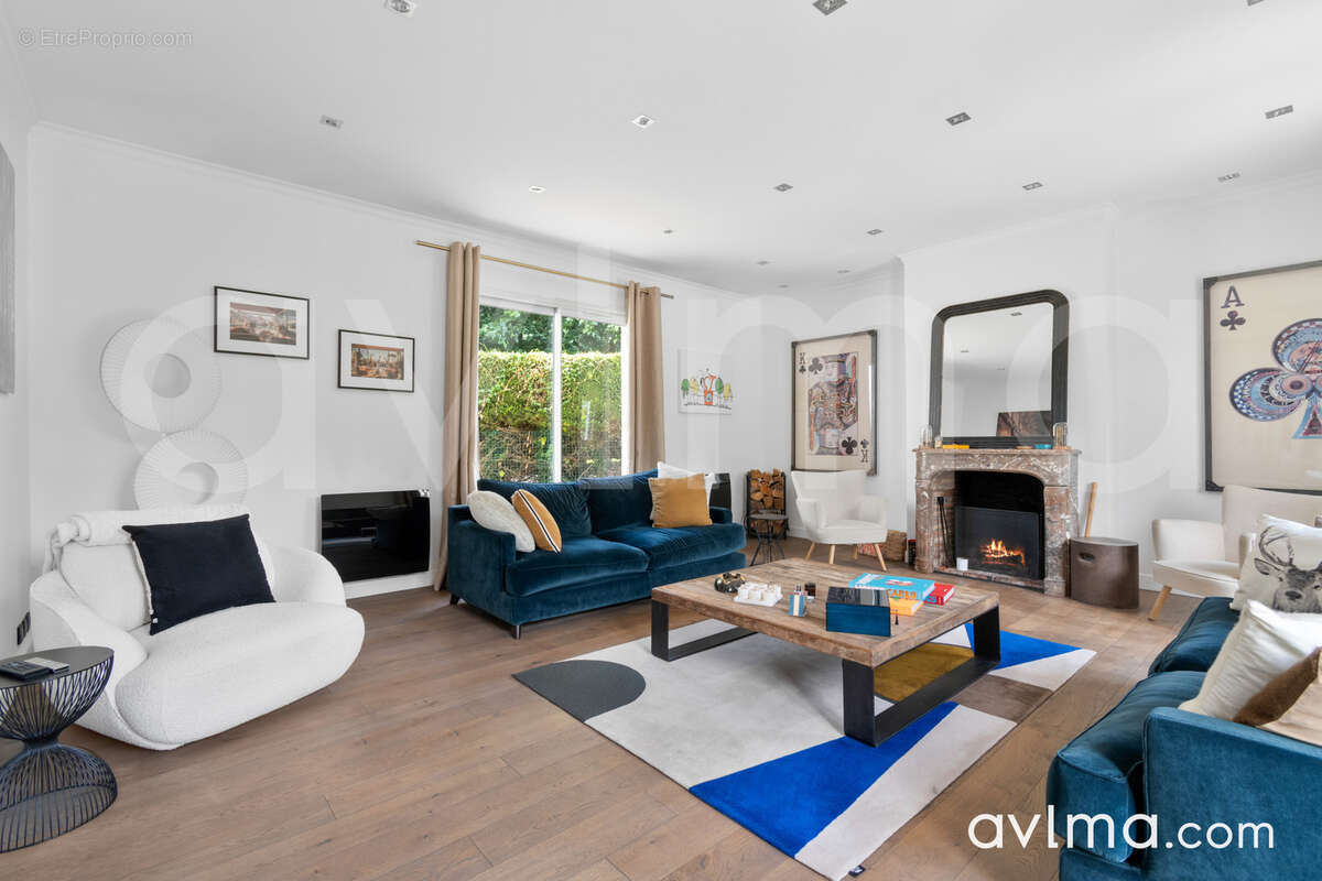 Maison à SAINT-NOM-LA-BRETECHE