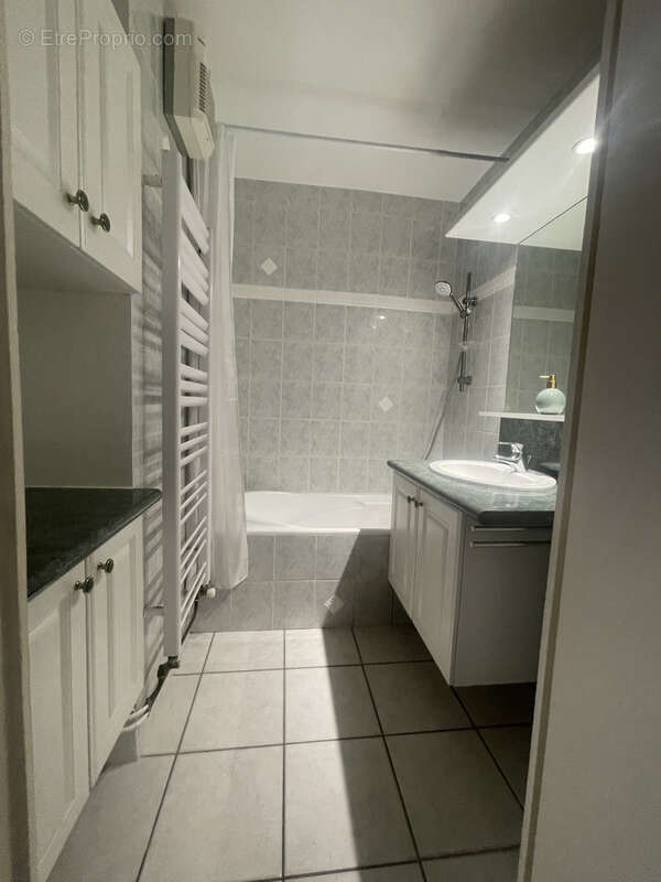 Appartement 64 m2 refait à neuf - photo 6