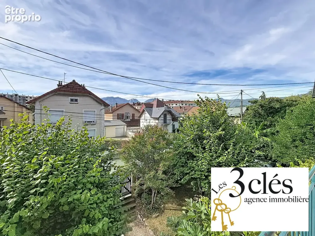 Investissement locatif   2 t3 indépendants + 4 garages   terrain 480 m2 - photo 9