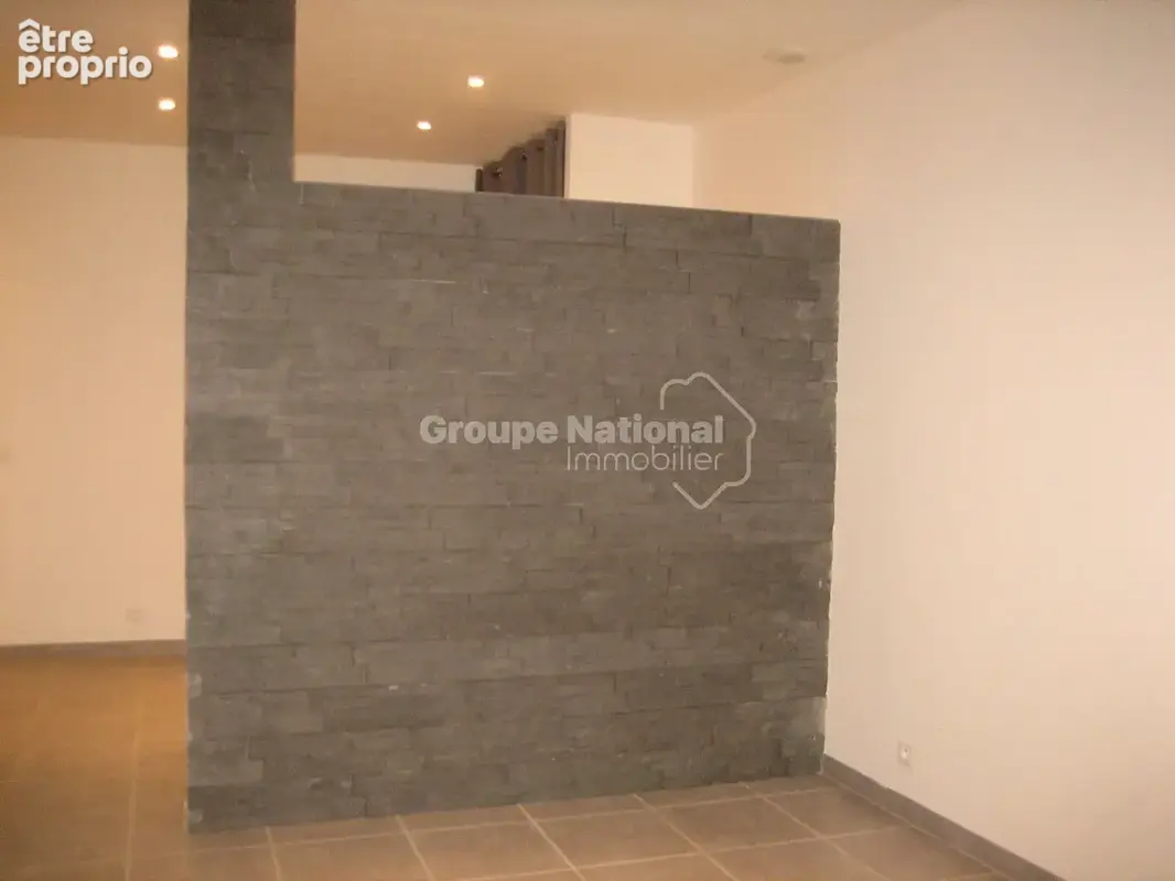 NÎMES Quartier Hoche-Sernam Immeuble de 3 appartements avec garage et cour - photo 11