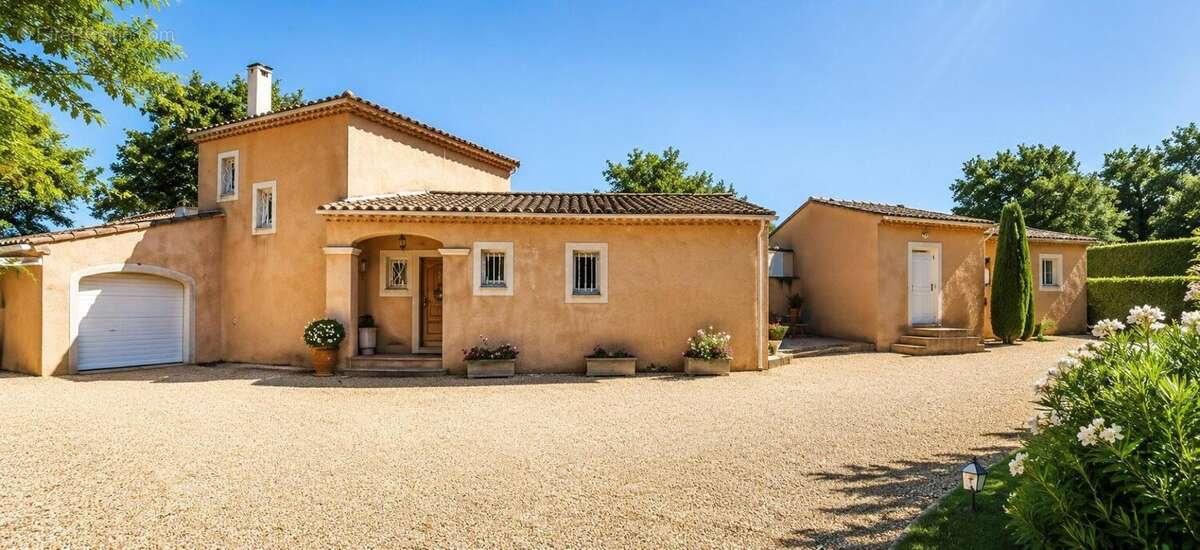 Maison 165 m² à Malemort-Du-Comtat  - photo 8