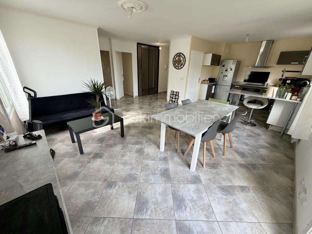 Appartement à SAINT-PIERRE-DU-PERRAY