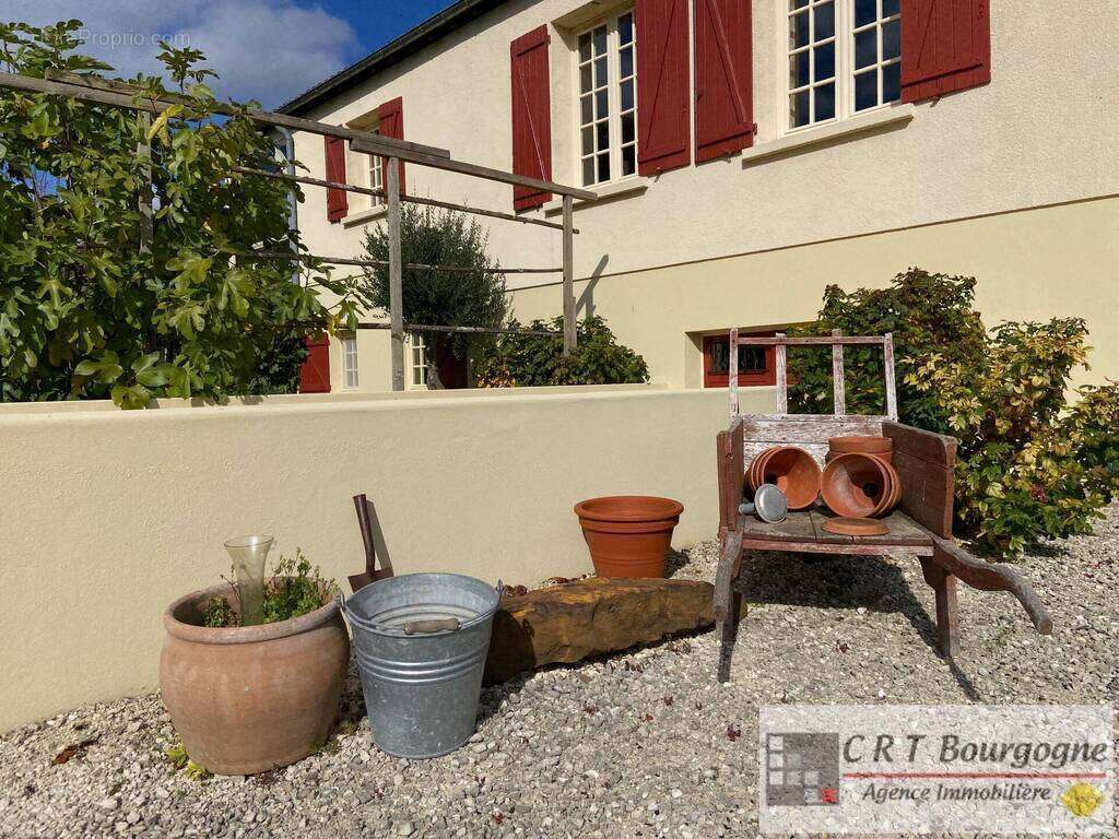 Maison à MOULINS-SUR-OUANNE