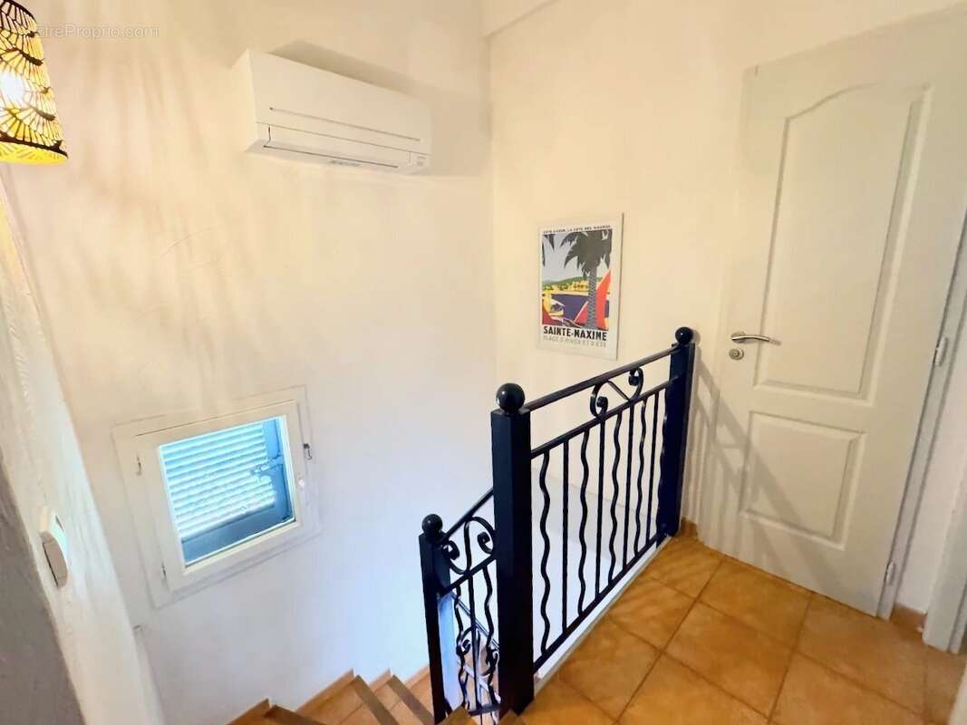 Maison à ROQUEBRUNE-SUR-ARGENS