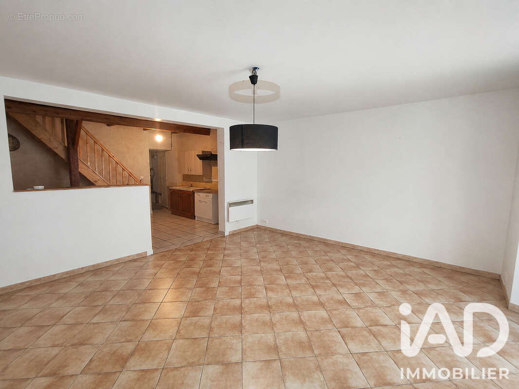 Appartement 76 m² à Saint-Gervais-Sur-Roubion  - photo 2