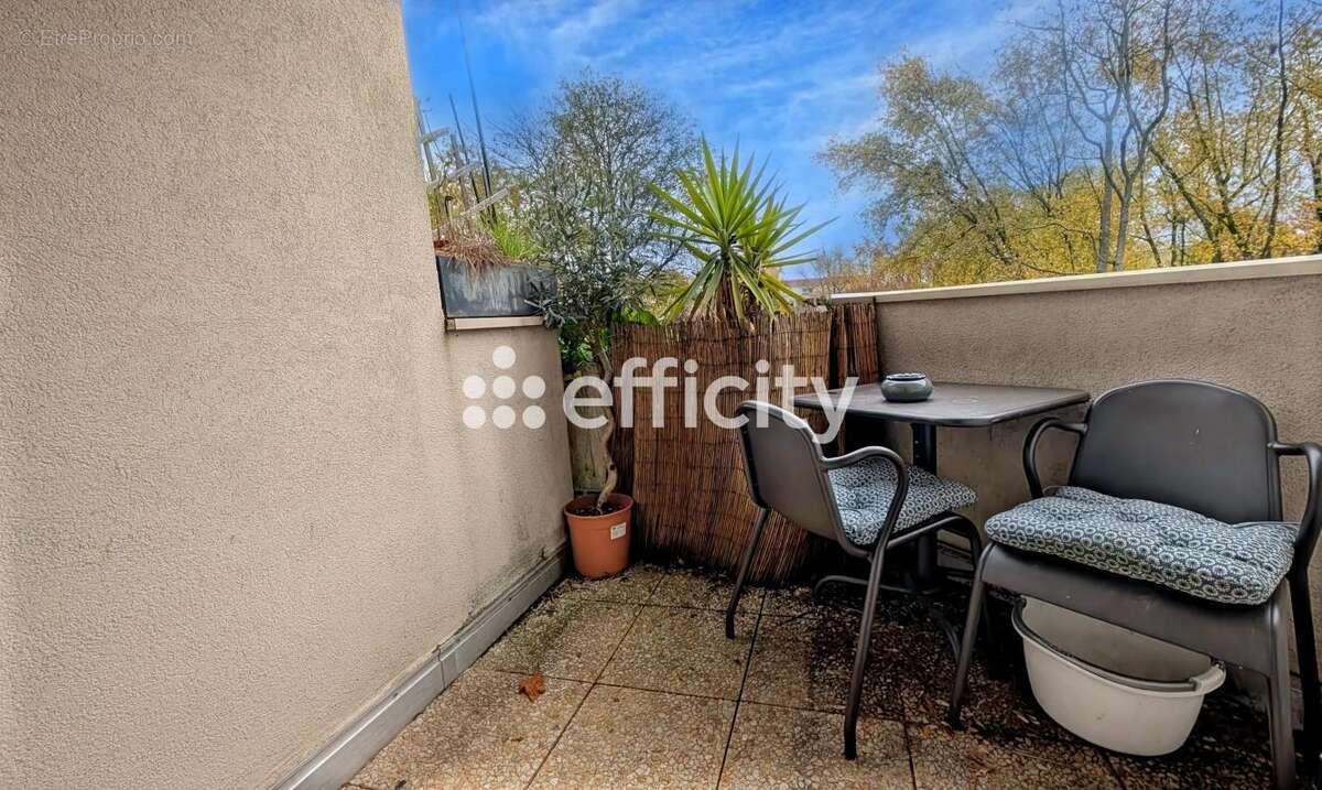 Appartement à LOGNES