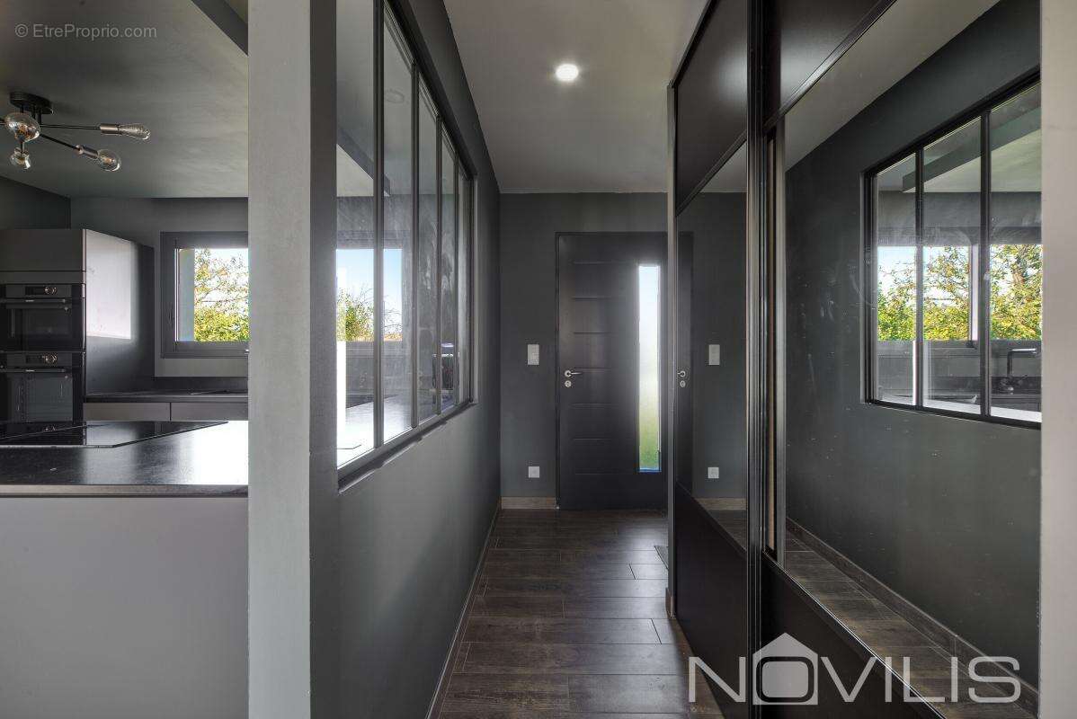 Maison à SAINTE-FOY-DE-PEYROLIERES