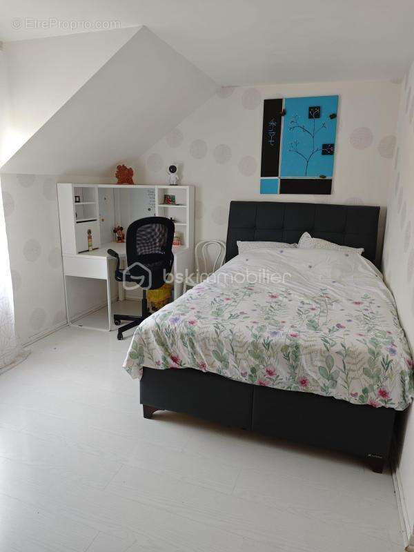 Maison à SERRIS