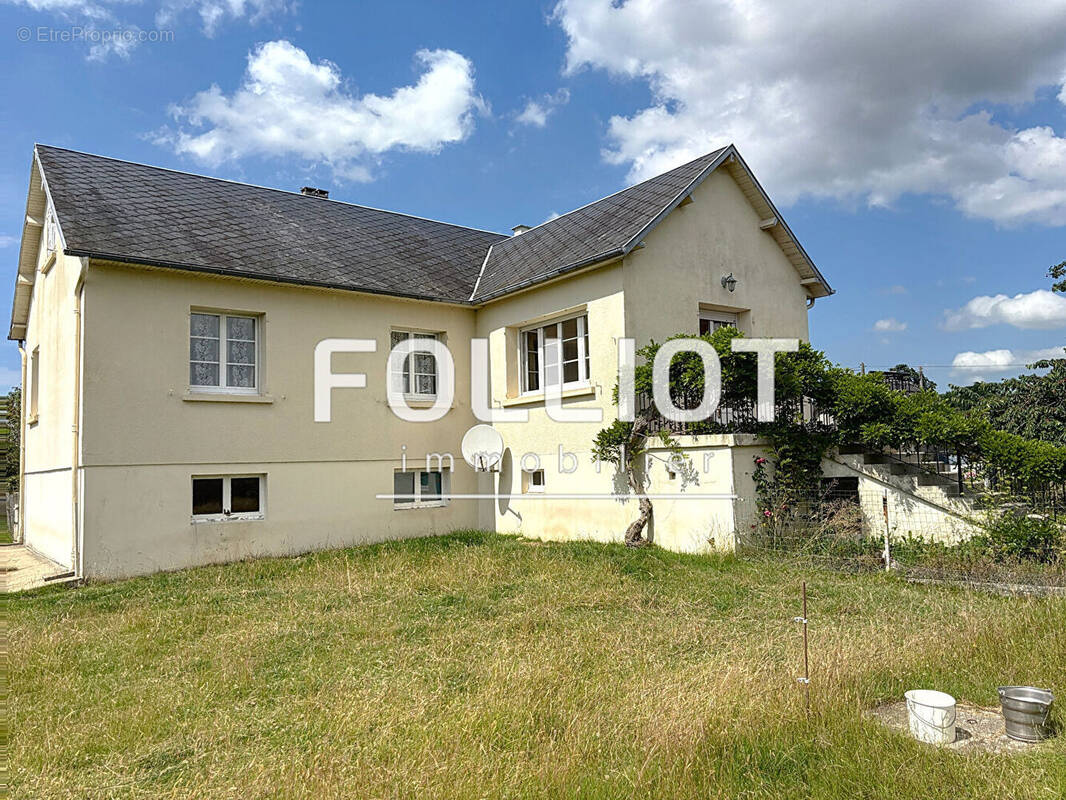 Maison à CONDE-SUR-VIRE