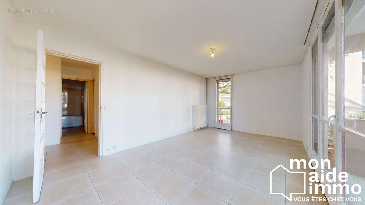 Appartement 52 m² à Cenon  - photo 2