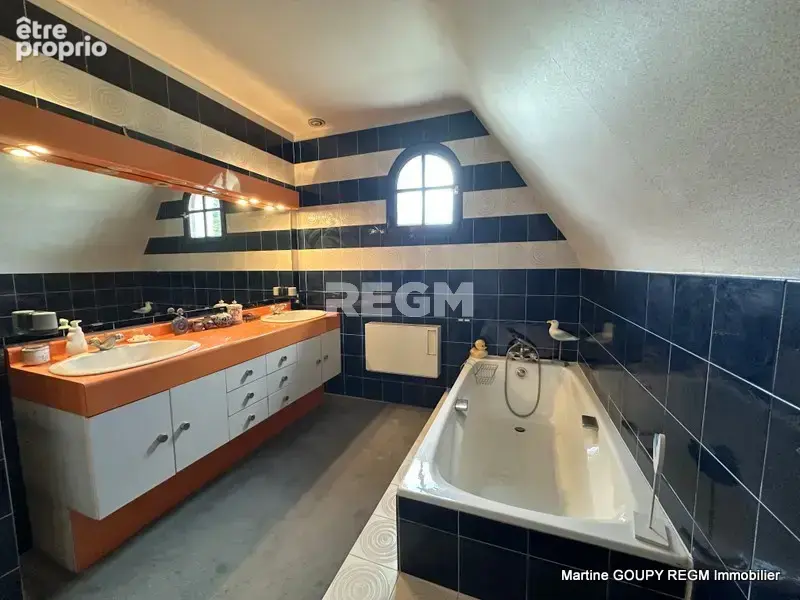 FEROLLES (45)    Maison de 175 m2/sol  7 P  5 chbr - Sous-sol complet  - Parcelle de 3 015 - photo 23