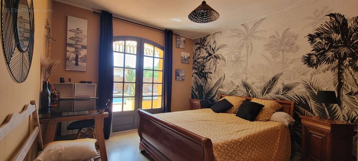 CHAMBRE 1
 - Maison à LE TEMPLE