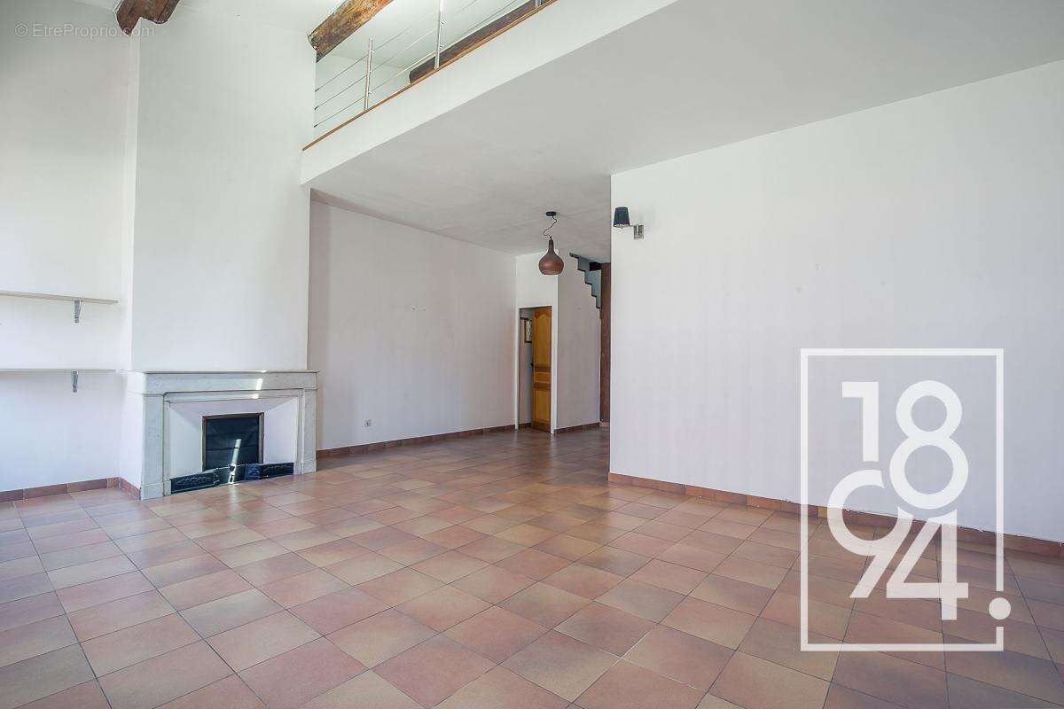 Appartement à MARSEILLE-6E