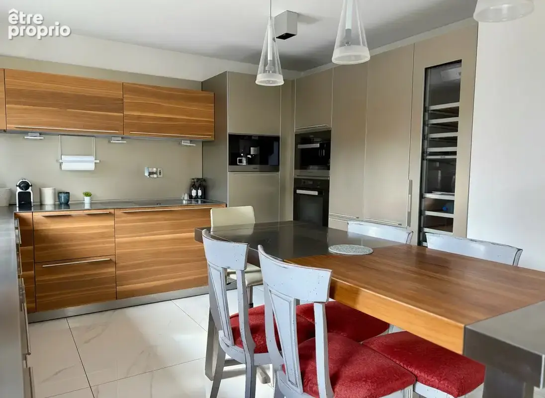 Appartement 204 m² à Magny-Le-Hongre  - photo 5