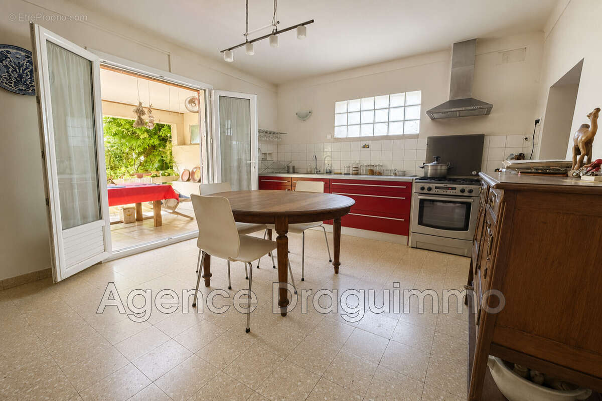 Maison 140 m² à Draguignan  - photo 8