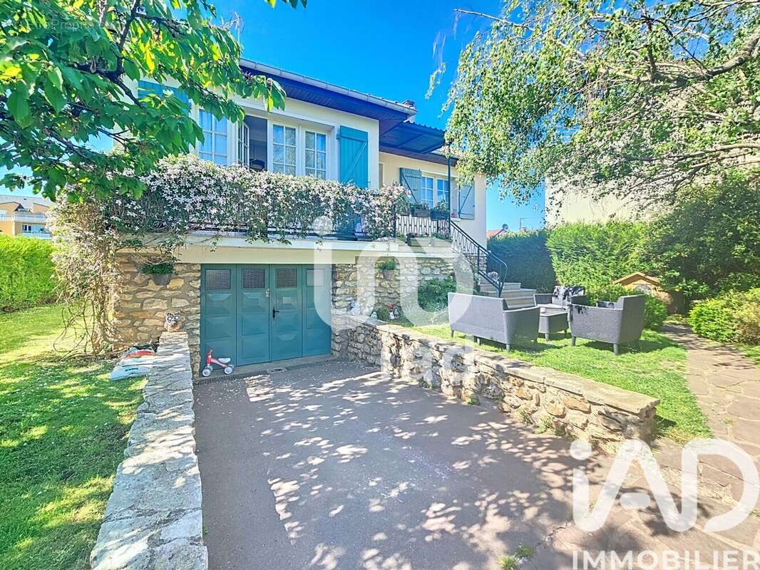 Photo 2 - Maison à GRETZ-ARMAINVILLIERS