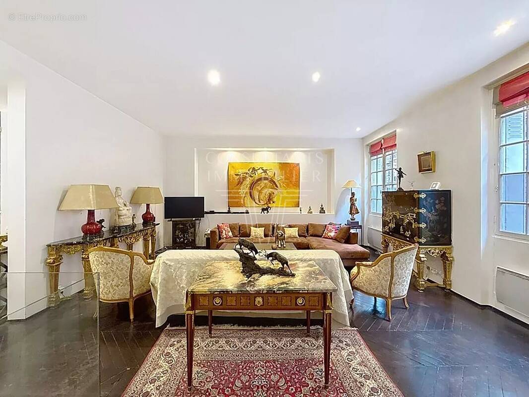 Appartement à PARIS-7E