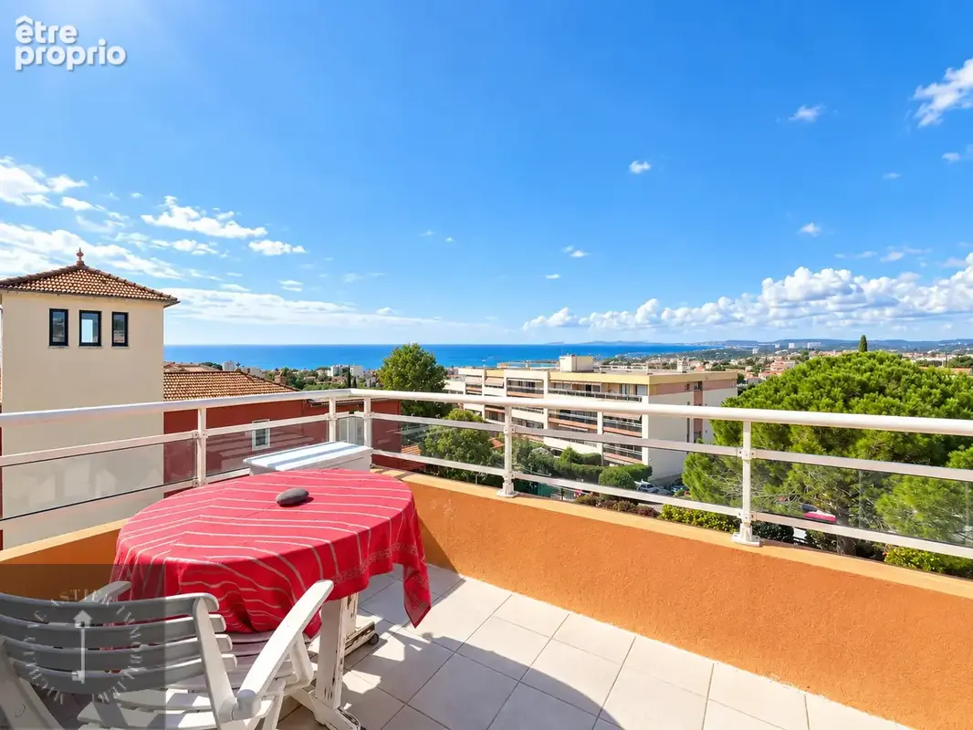 Appartement à SAINT-LAURENT-DU-VAR