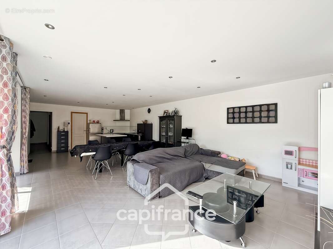 Proche PONTIVY - Maison familiale 5 chambres avec double garage - photo 7