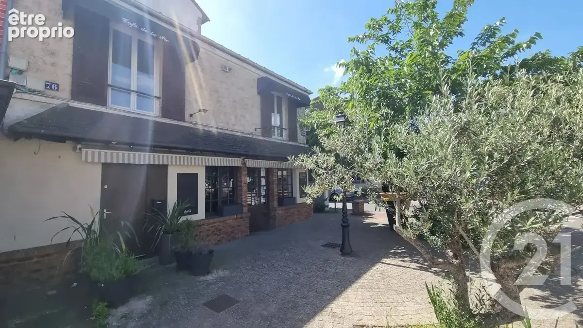Autre à SAINT-MAUR-DES-FOSSES