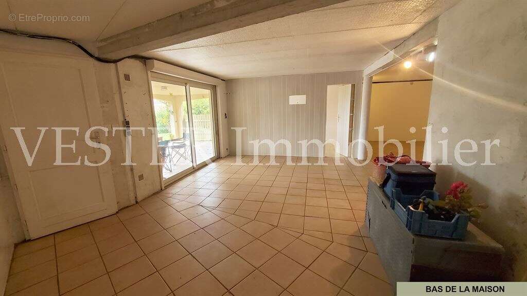 Maison à SAINT-FRONT-DE-PRADOUX