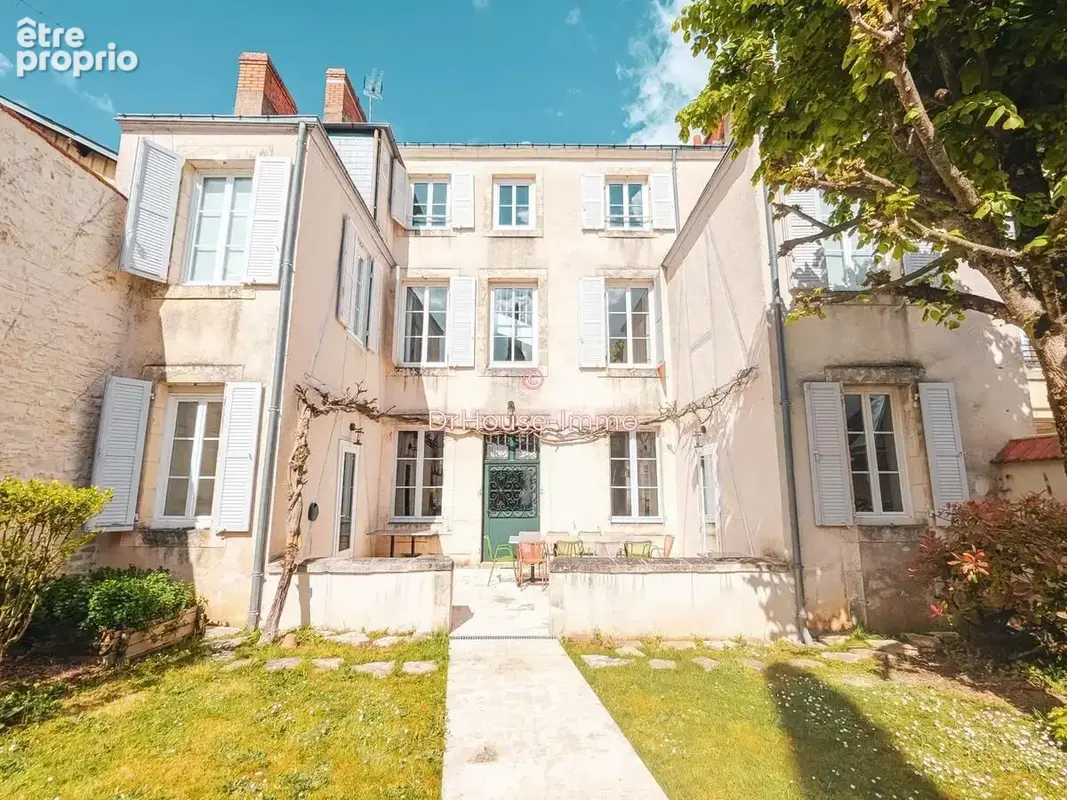 Maison 10 pièces 265 m² à vendre à Chateauroux (36000) - photo 1