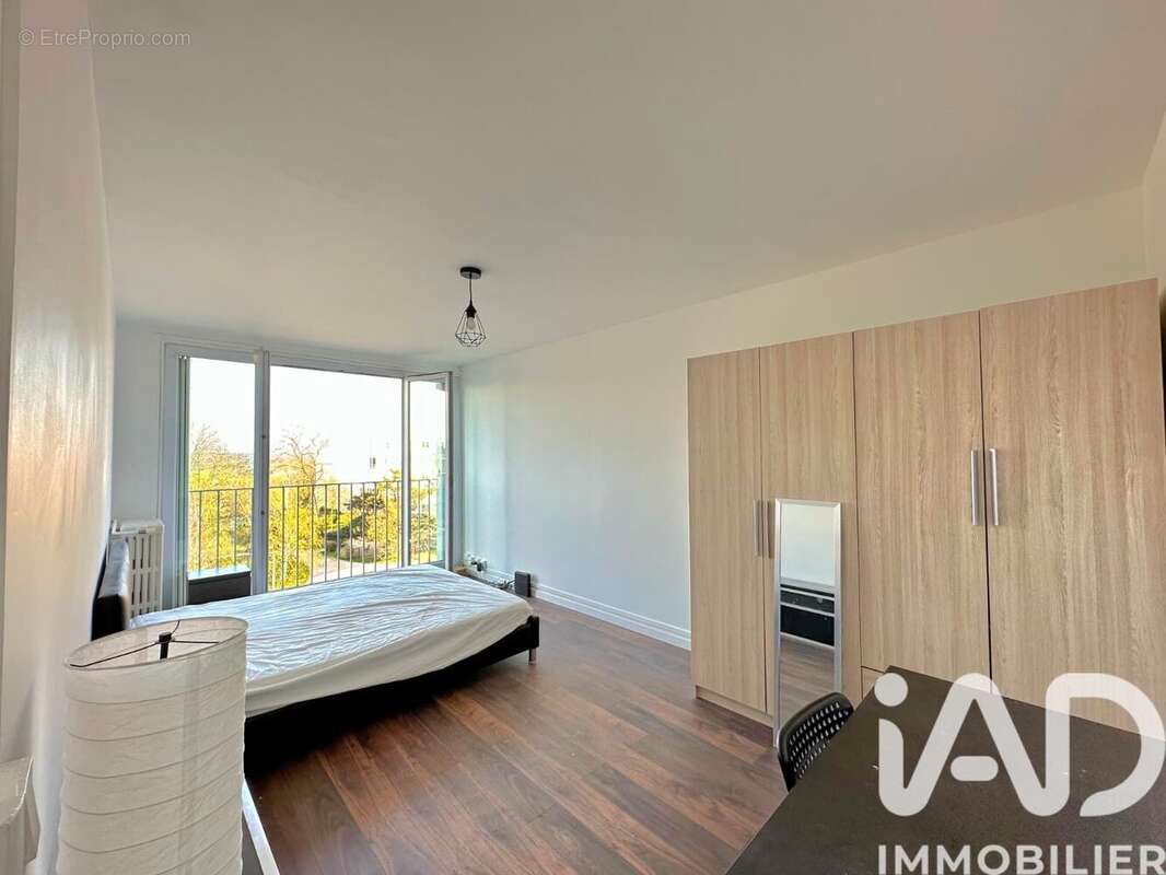Photo 5 - Appartement à SAINT-CYR-L'ECOLE