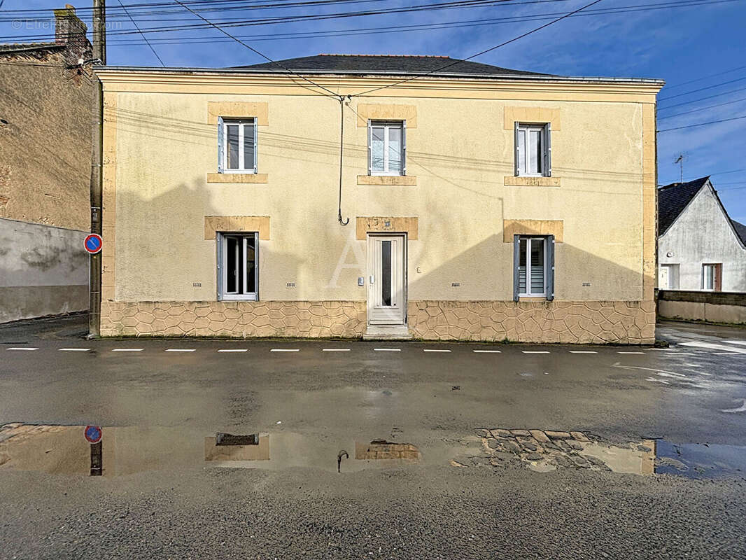 Maison à BRAIN-SUR-LONGUENEE