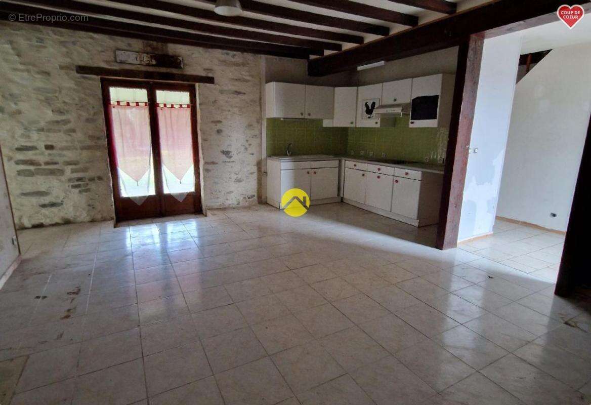 Maison à LA GUERCHE-SUR-L&#039;AUBOIS