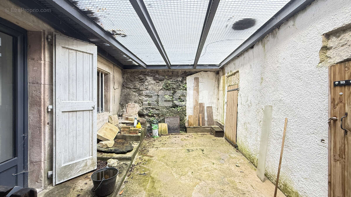 Maison à LE POMPIDOU