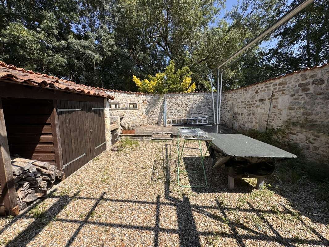 Maison 53 m² à Varzay  - photo 2