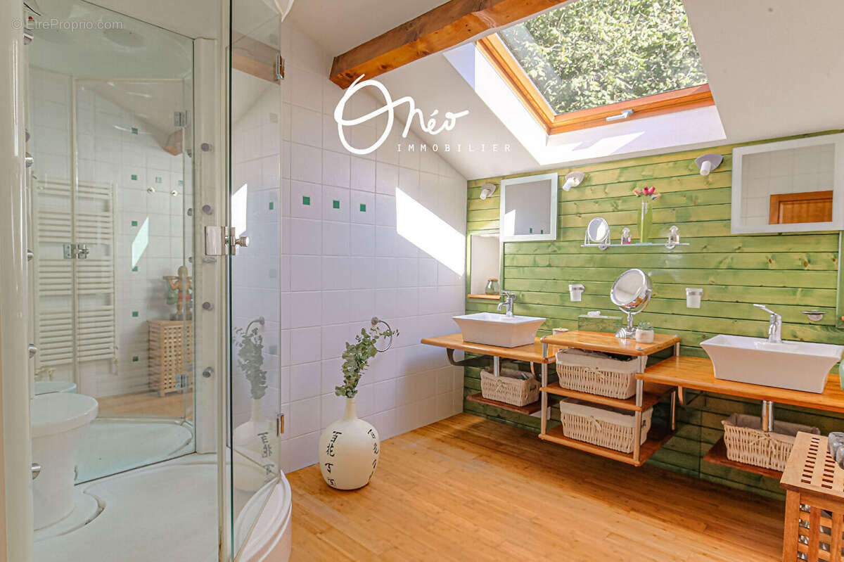 Maison à SAINT-PIERRE-DE-CHANDIEU