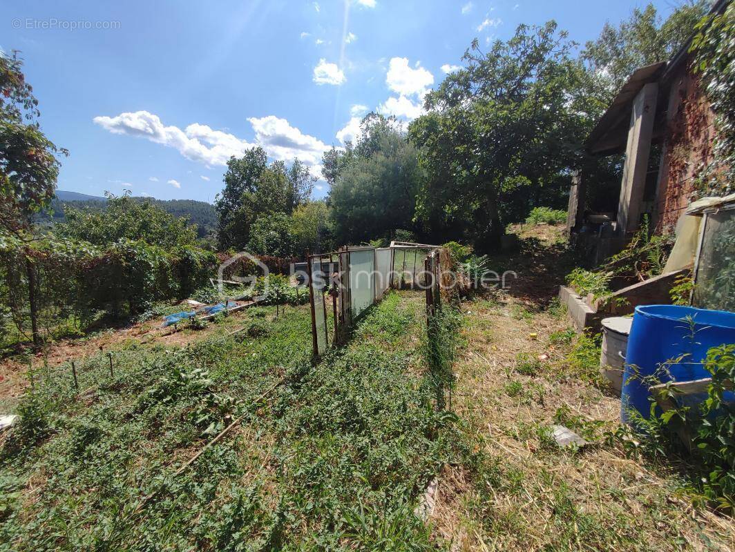 Appartement à LAMALOU-LES-BAINS