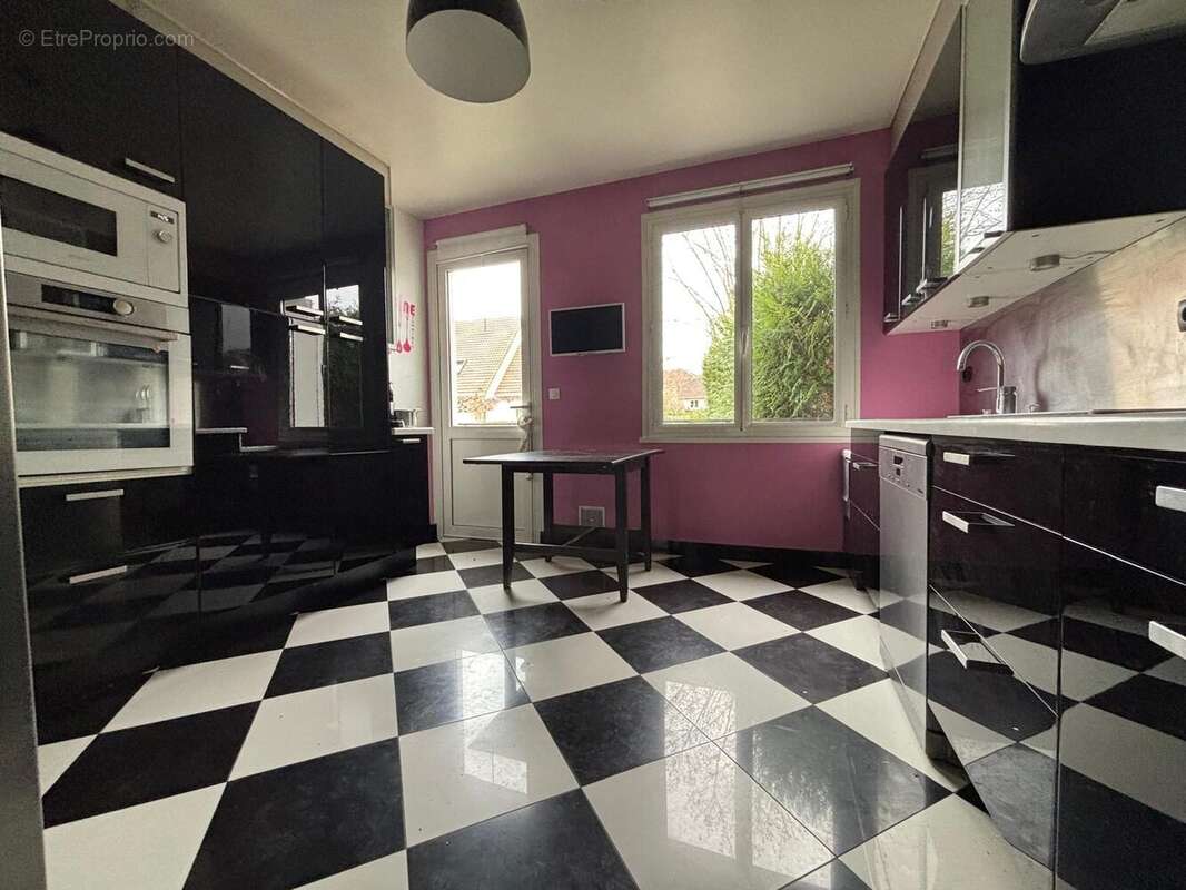 Maison à SAINTRY-SUR-SEINE