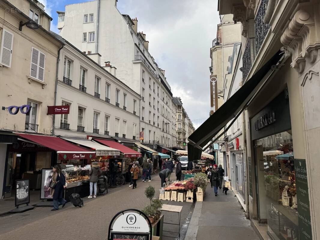 Appartement à PARIS-17E