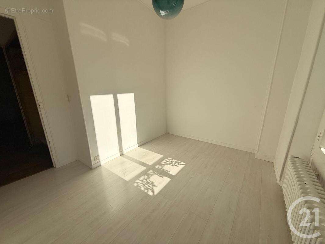 Appartement à FONTENAY-SOUS-BOIS