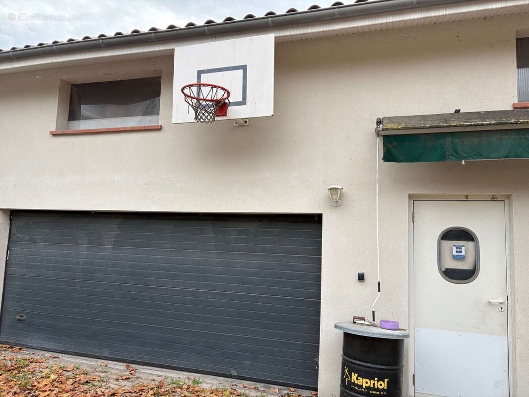 Parking à CUGNAUX
