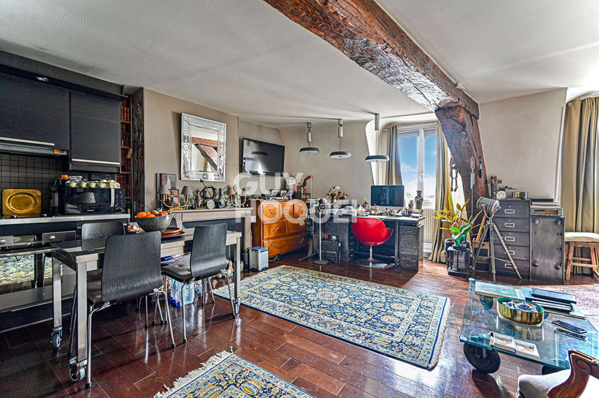 Appartement à PARIS-2E