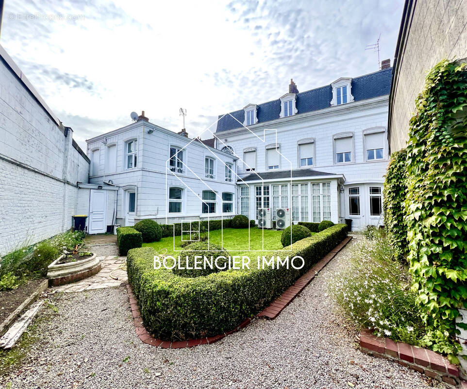 Maison à HAZEBROUCK