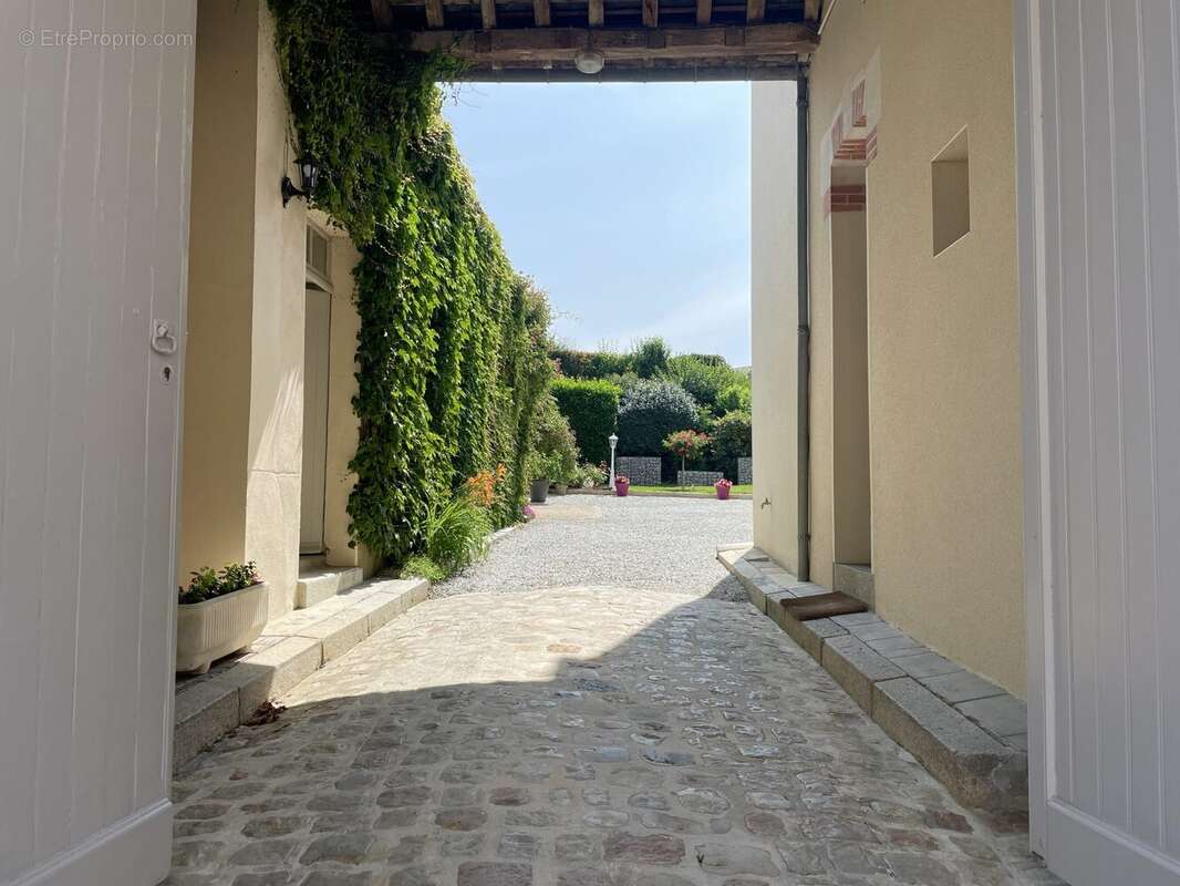 Accès porche - Maison à BONNETABLE