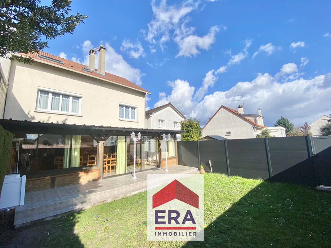 Maison à SARTROUVILLE