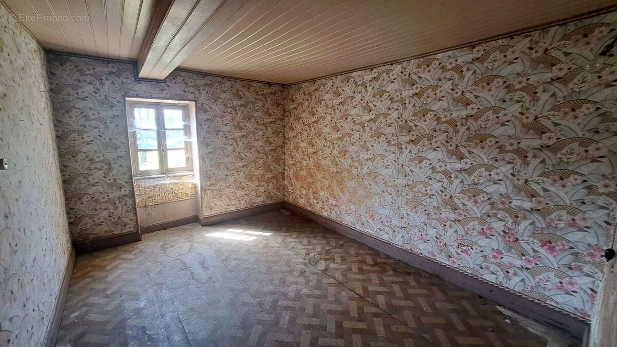 Maison à ESPINASSE