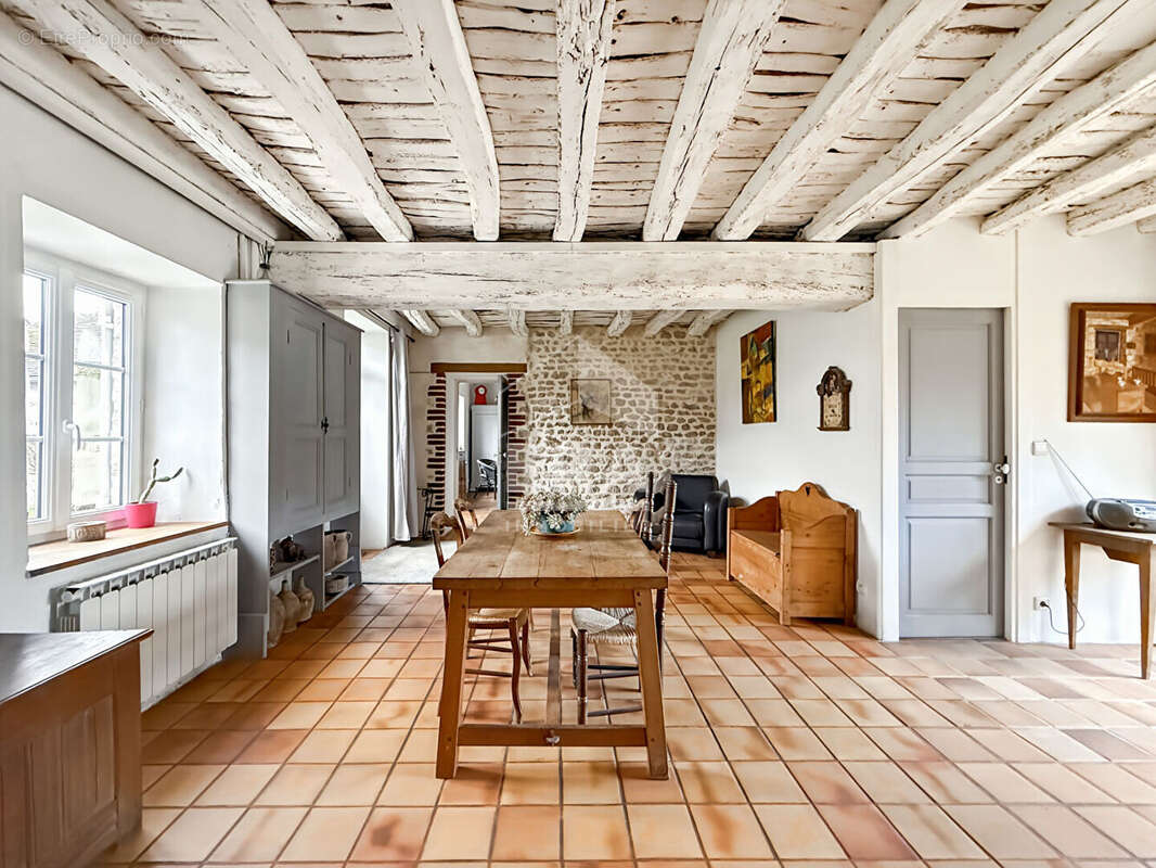 Maison à CHARMONT-EN-BEAUCE