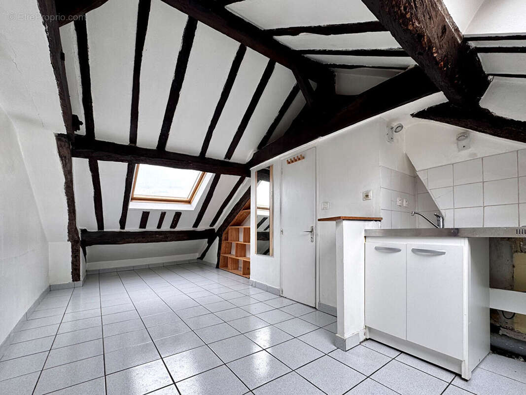 Appartement à PARIS-10E