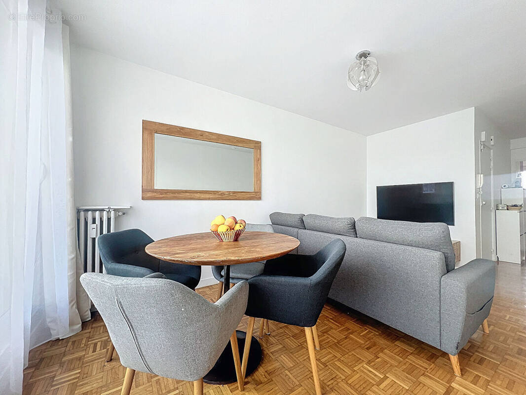 Appartement à ISSY-LES-MOULINEAUX