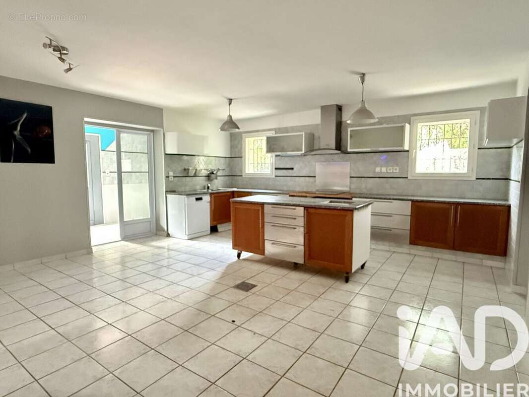 Maison 178 m² à Ceyras  - photo 7
